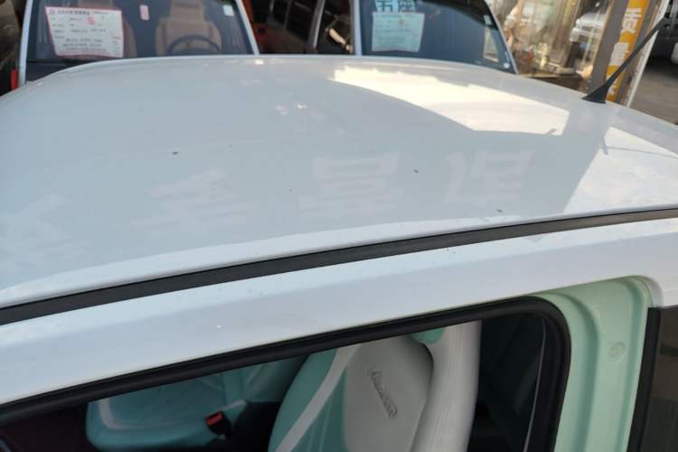 Used Wuling Hongguang MINIEV 2022 Macaron Fashion Model Lithium Iron Phosphate Roof