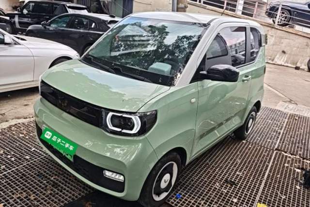 Ojetý Wuling Hongguang MINIEV 2022 Macaron Premium Model – Lithium Ternary Battery