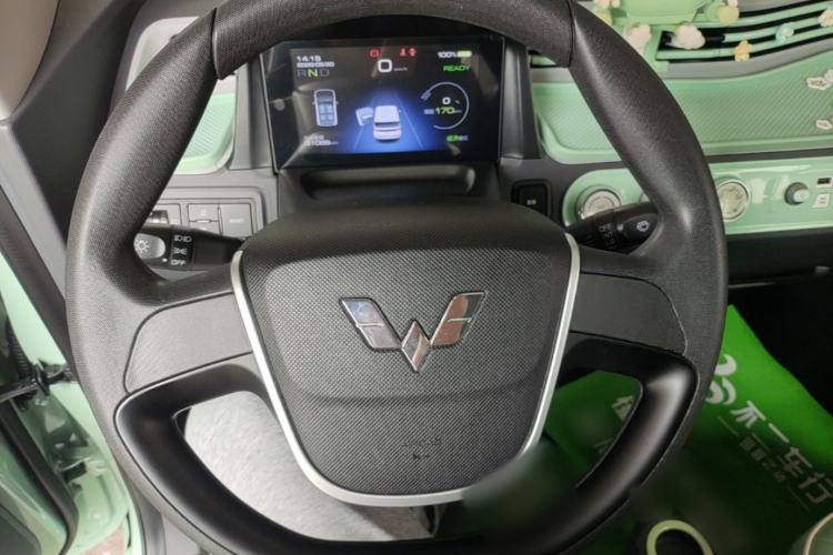 Used Wuling Hongguang MINIEV 2022 Macaron Premium Model – Lithium Iron Phosphate Steering Wheel