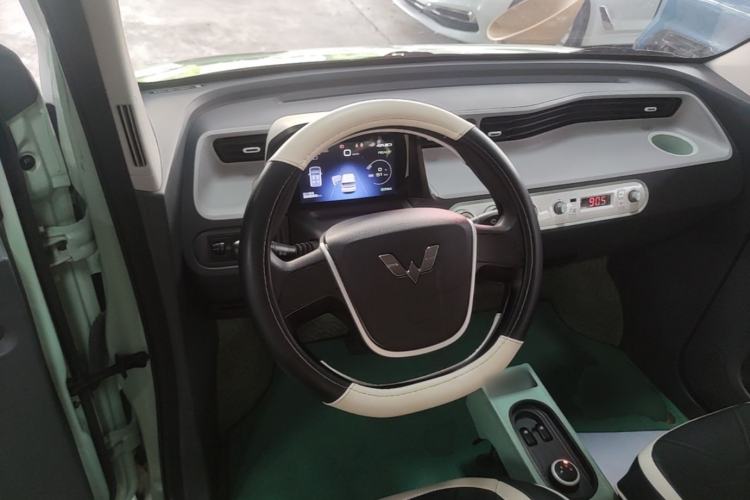 Used Wuling Hongguang MINIEV 2022 Macaron Fashion Model Lithium Iron Phosphate Steering Wheel