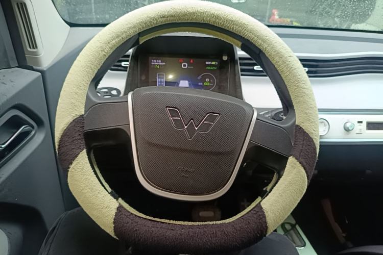 Used Wuling Hongguang MINIEV 2022 Macaron Fashion Model Lithium Iron Phosphate Steering Wheel