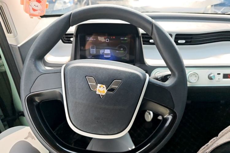 Used Wuling Hongguang MINIEV 2022 Macaron Premium Model – Lithium Iron Phosphate Steering Wheel