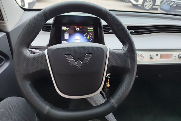 Used Wuling Hongguang MINIEV 2022 Macaron Fashion Edition Lithium-Nickel-Cobalt-Alpha-oxide Steering Wheel