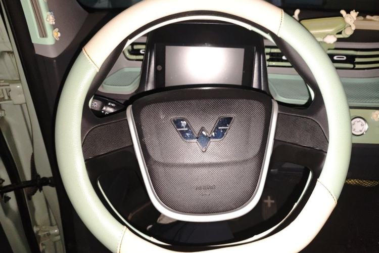 Used Wuling Hongguang MINIEV 2022 Macaron Fashion Edition Lithium-Nickel-Cobalt-Alpha-oxide Steering Wheel