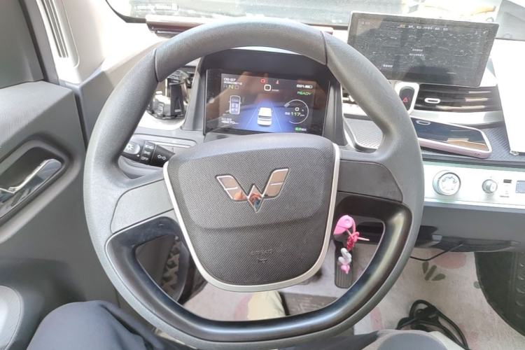 Used Wuling Hongguang MINIEV 2022 Macaron Premium Model – Lithium Iron Phosphate Steering Wheel