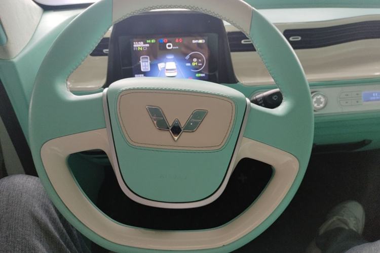 Used Wuling Hongguang MINIEV 2022 Macaron Premium Model – Lithium Iron Phosphate Steering Wheel