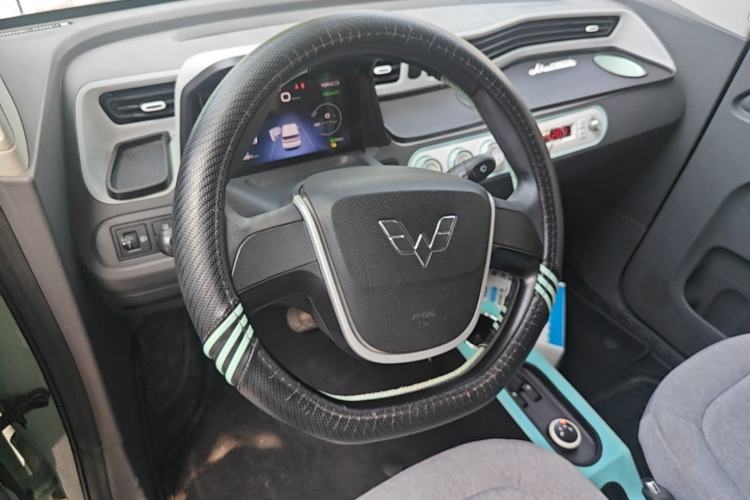 Used Wuling Hongguang MINIEV 2022 Macaron Premium Model – Lithium Iron Phosphate Steering Wheel