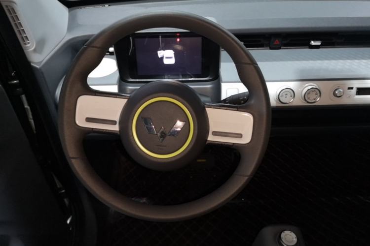 Used Wuling Hongguang MINIEV 2022 GAMEBOY 300km Enthusiast Model with Lithium Iron Phosphate Steering Wheel