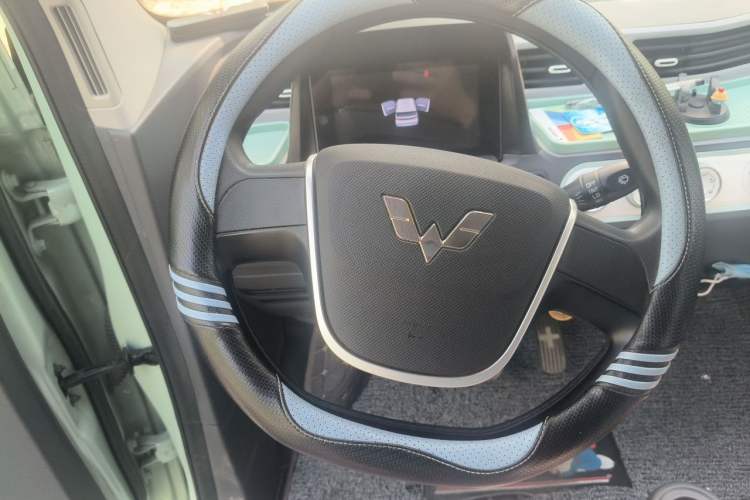 Used Wuling Hongguang MINIEV 2022 Macaron Premium Model – Lithium Iron Phosphate Steering Wheel