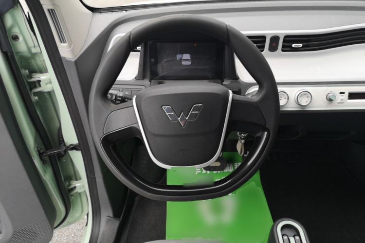 Used Wuling Hongguang MINIEV 2022 Macaron Premium Model – Lithium Iron Phosphate Steering Wheel