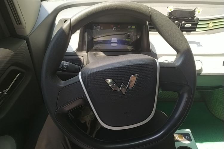 Used Wuling Hongguang MINIEV 2022 Macaron Premium Model – Lithium Iron Phosphate Steering Wheel