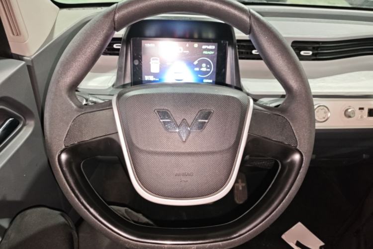 Used Wuling Hongguang MINIEV 2022 Macaron Premium Model – Lithium Iron Phosphate Steering Wheel