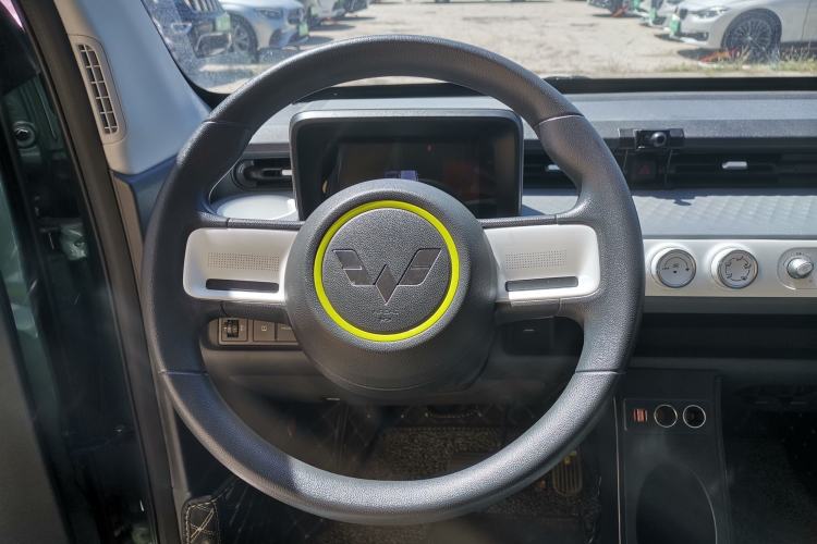 Used Wuling Hongguang MINIEV 2022 GAMEBOY 200km Gaming Edition with Lithium Iron Phosphate Steering Wheel
