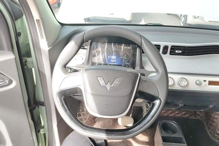 Used Wuling Hongguang MINIEV 2022 Macaron Premium Model – Lithium Iron Phosphate Steering Wheel