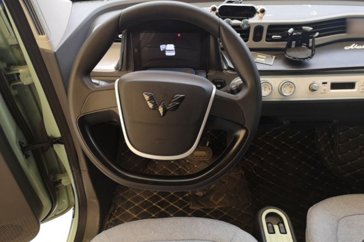 Used Wuling Hongguang MINIEV 2022 Macaron Premium Model – Lithium Ternary Battery Steering Wheel
