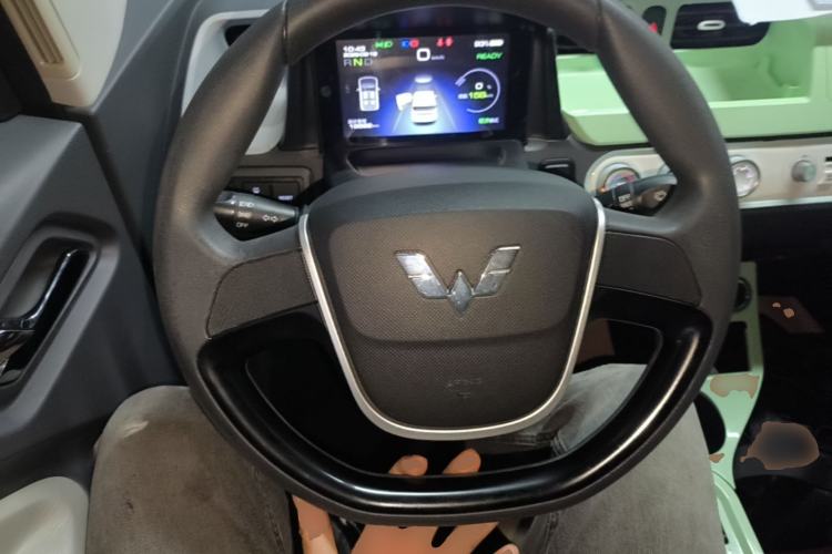 Used Wuling Hongguang MINIEV 2022 Macaron Premium Model – Lithium Iron Phosphate Steering Wheel