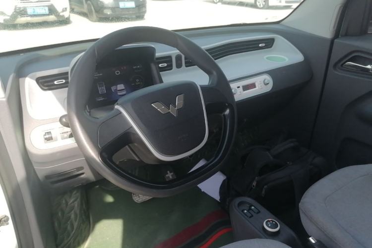 Used Wuling Hongguang MINIEV 2022 Macaron Premium Model – Lithium Iron Phosphate Steering Wheel