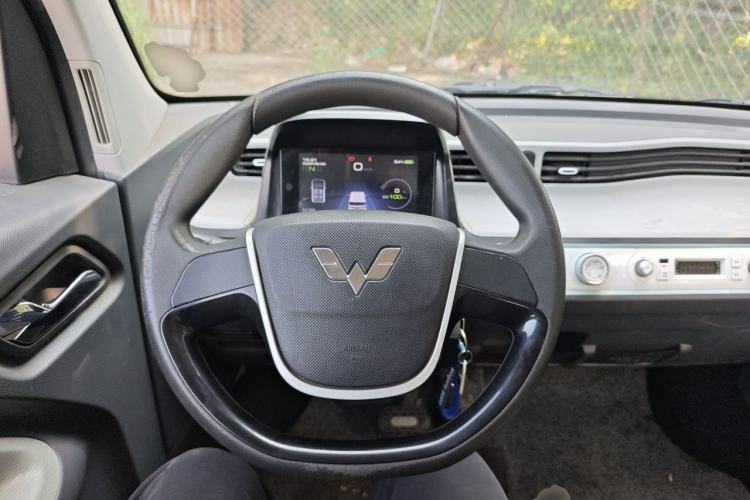 Used Wuling Hongguang MINIEV 2022 Macaron Fashion Model Lithium Iron Phosphate Steering Wheel