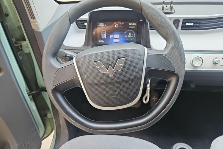 Used Wuling Hongguang MINIEV 2022 Macaron Premium Model – Lithium Iron Phosphate Steering Wheel