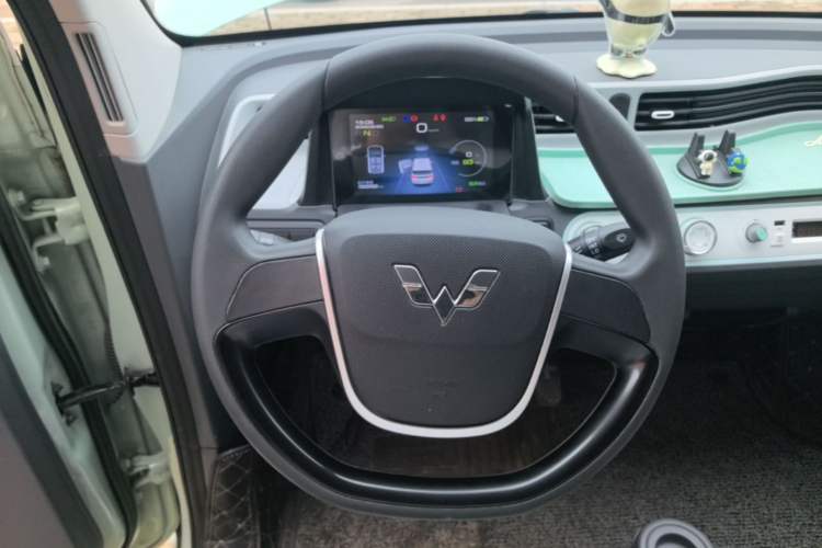 Used Wuling Hongguang MINIEV 2022 Macaron Premium Model – Lithium Iron Phosphate Steering Wheel