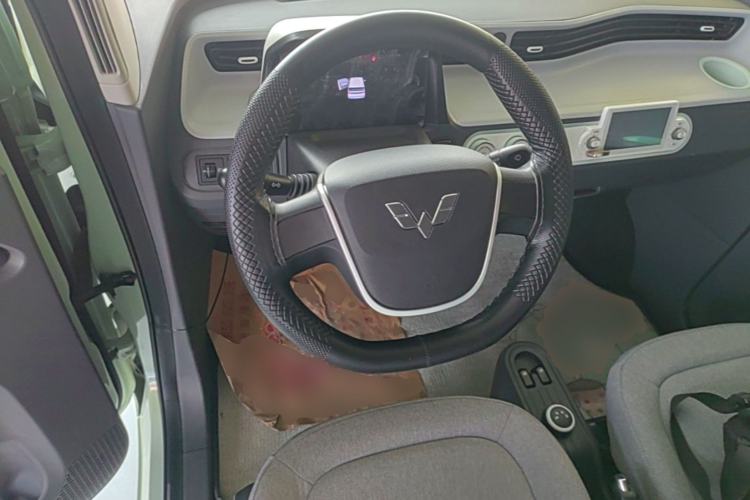 Used Wuling Hongguang MINIEV 2022 Macaron Premium Model – Lithium Iron Phosphate Steering Wheel