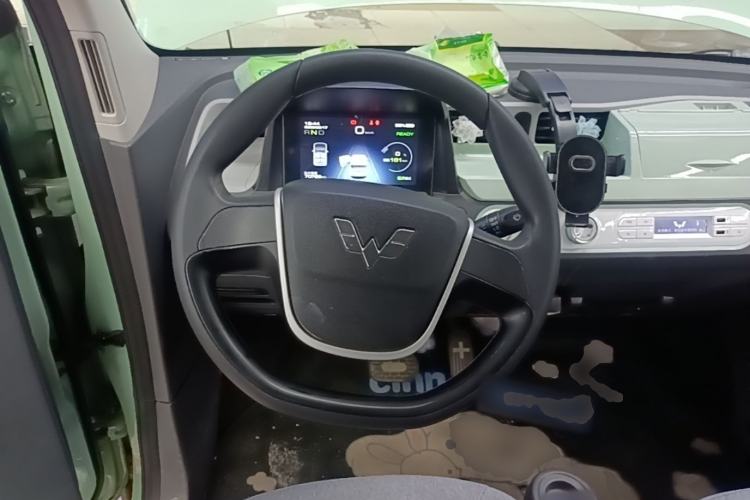 Used Wuling Hongguang MINIEV 2022 Macaron Premium Model – Lithium Ternary Battery Steering Wheel
