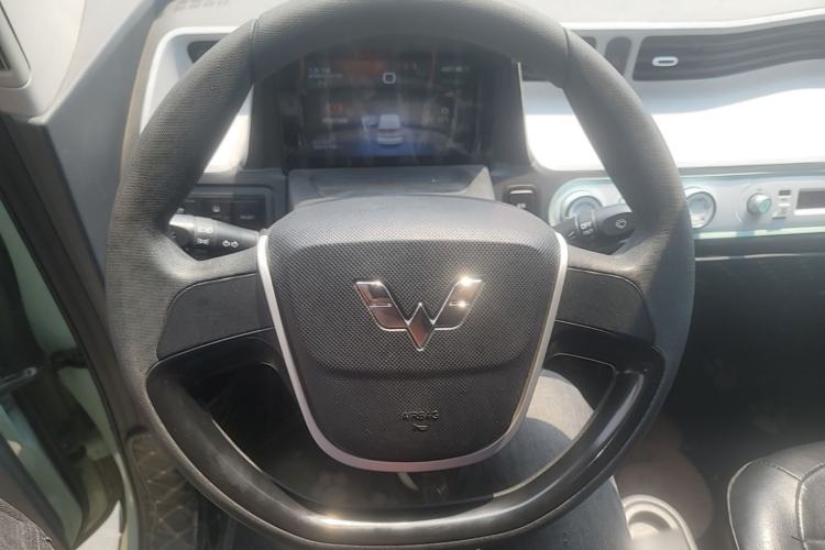 Used Wuling Hongguang MINIEV 2022 Macaron Premium Model – Lithium Iron Phosphate Steering Wheel