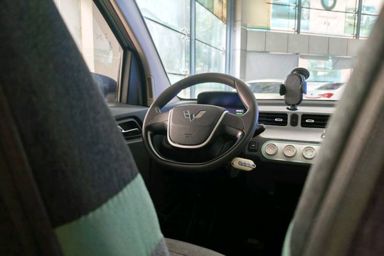 Used Wuling Hongguang MINIEV 2022 Macaron Premium Model – Lithium Iron Phosphate Steering Wheel
