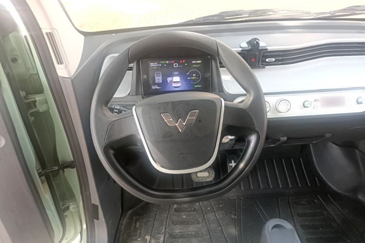 Used Wuling Hongguang MINIEV 2022 Macaron Premium Model – Lithium Iron Phosphate Steering Wheel