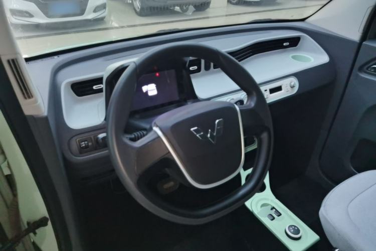 Used Wuling Hongguang MINIEV 2022 Macaron Premium Model – Lithium Iron Phosphate Steering Wheel