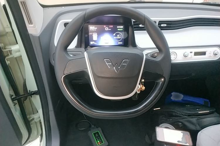 Used Wuling Hongguang MINIEV 2022 Macaron Fashion Model Lithium Iron Phosphate Steering Wheel