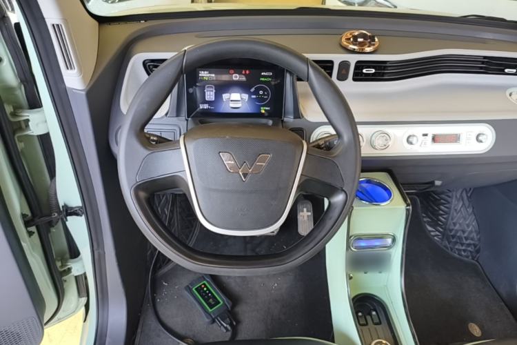 Used Wuling Hongguang MINIEV 2022 Macaron Premium Model – Lithium Iron Phosphate Steering Wheel