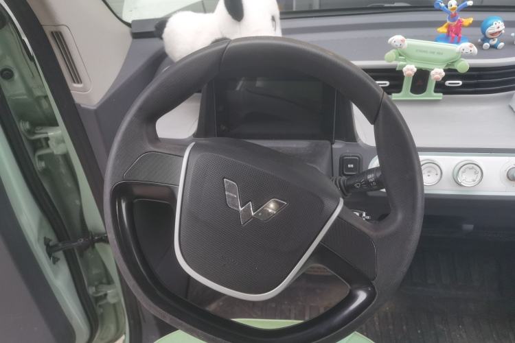 Used Wuling Hongguang MINIEV 2022 Macaron Premium Model – Lithium Iron Phosphate Steering Wheel
