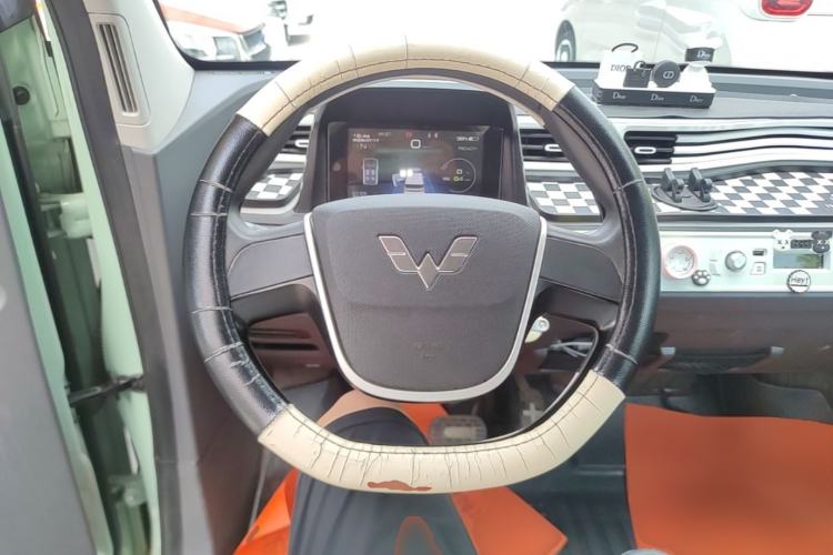 Used Wuling Hongguang MINIEV 2022 Macaron Premium Model – Lithium Iron Phosphate Steering Wheel