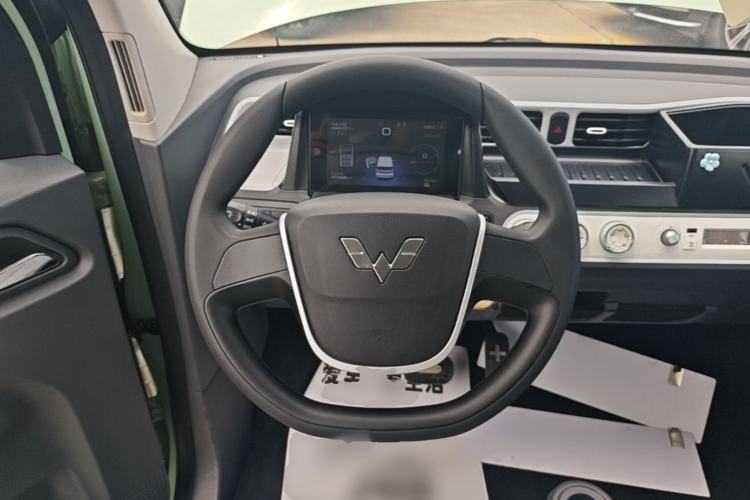 Used Wuling Hongguang MINIEV 2022 Macaron Fashion Model Lithium Iron Phosphate Steering Wheel