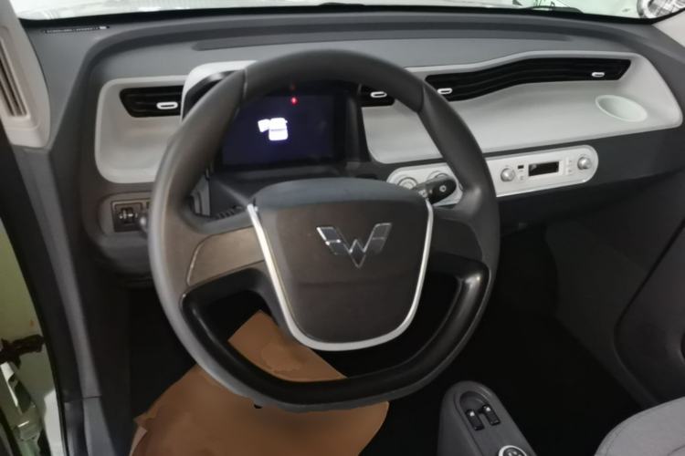 Used Wuling Hongguang MINIEV 2022 Macaron Premium Model – Lithium Iron Phosphate Steering Wheel