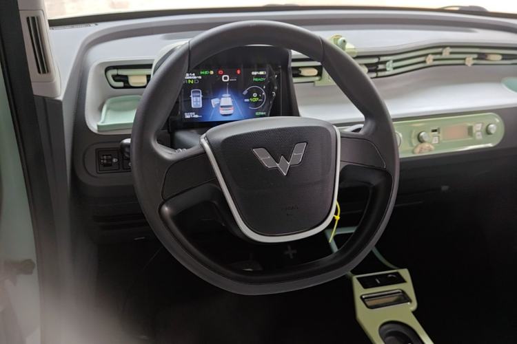 Used Wuling Hongguang MINIEV 2022 Macaron Premium Model – Lithium Iron Phosphate Steering Wheel