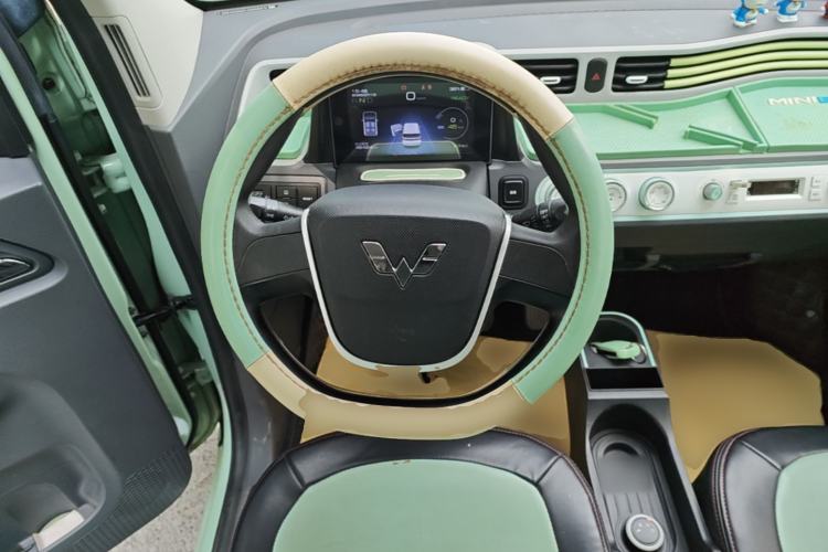 Used Wuling Hongguang MINIEV 2022 Macaron Fashion Edition Lithium-Nickel-Cobalt-Alpha-oxide Steering Wheel
