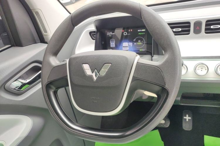 Used Wuling Hongguang MINIEV 2022 Macaron Premium Model – Lithium Iron Phosphate Steering Wheel