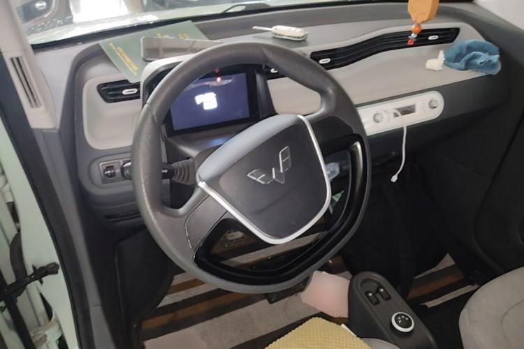Used Wuling Hongguang MINIEV 2022 Macaron Premium Model – Lithium Iron Phosphate Steering Wheel