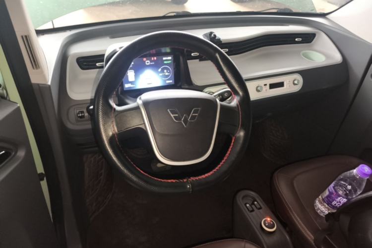 Used Wuling Hongguang MINIEV 2022 Macaron Fashion Model Lithium Iron Phosphate Steering Wheel