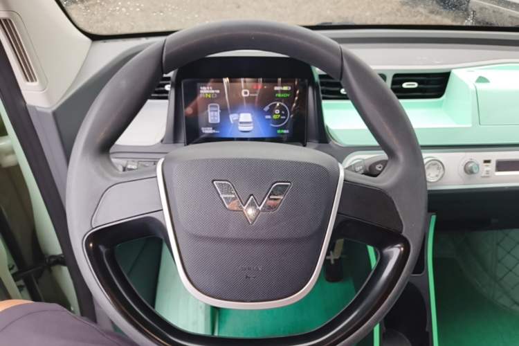 Used Wuling Hongguang MINIEV 2022 Macaron Fashion Model Lithium Iron Phosphate Steering Wheel