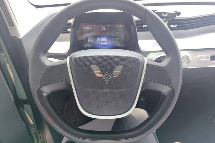 Used Wuling Hongguang MINIEV 2022 Macaron Premium Model – Lithium Iron Phosphate Steering Wheel