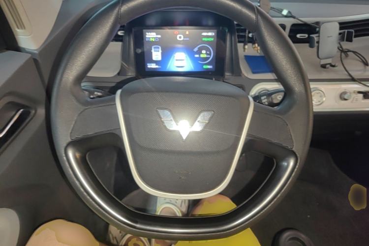 Used Wuling Hongguang MINIEV 2022 Macaron Premium Model – Lithium Ternary Battery Steering Wheel