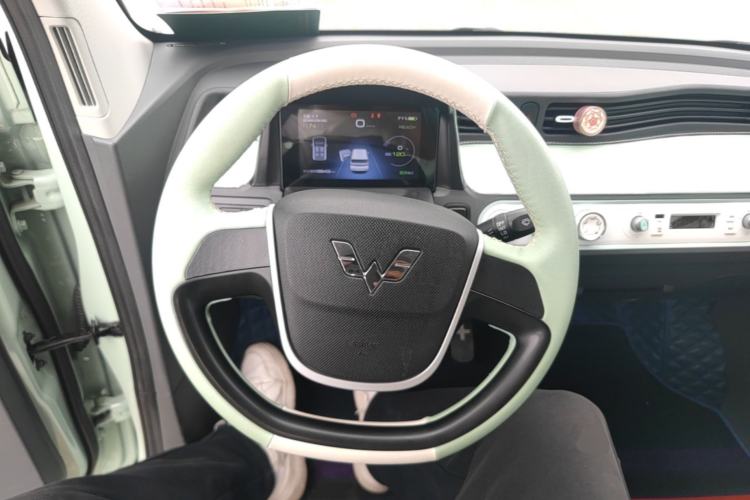 Used Wuling Hongguang MINIEV 2022 Macaron Premium Model – Lithium Iron Phosphate Steering Wheel