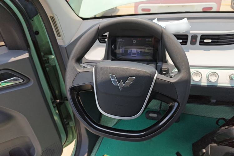 Used Wuling Hongguang MINIEV 2022 Macaron Premium Model – Lithium Iron Phosphate Steering Wheel