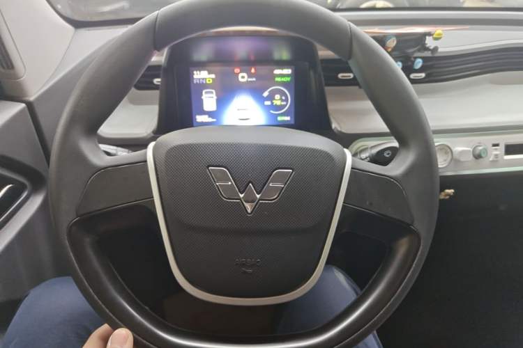 Used Wuling Hongguang MINIEV 2022 Macaron Premium Model – Lithium Iron Phosphate Steering Wheel