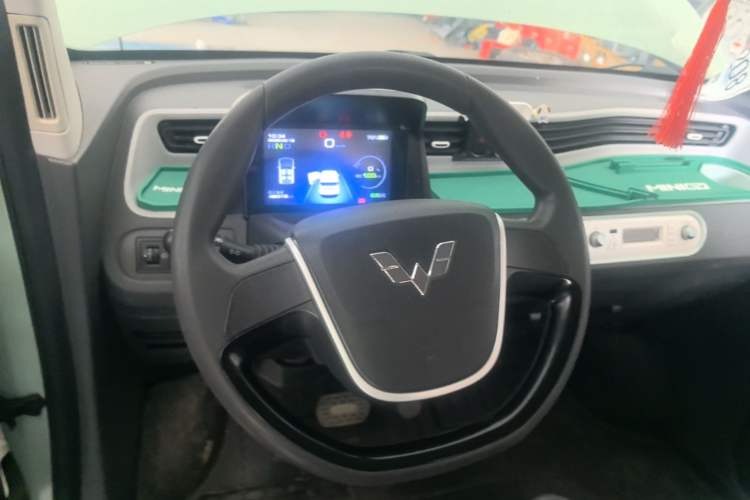 Used Wuling Hongguang MINIEV 2022 Macaron Premium Model – Lithium Iron Phosphate Steering Wheel