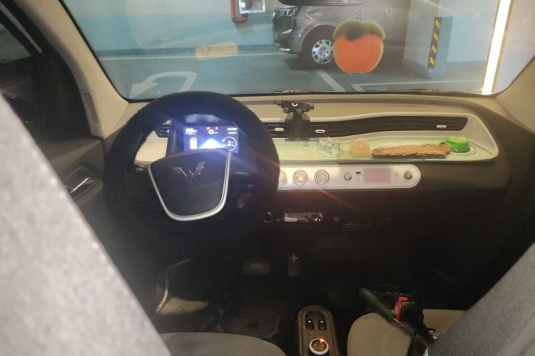 Used Wuling Hongguang MINIEV 2022 Macaron Premium Model – Lithium Iron Phosphate Steering Wheel