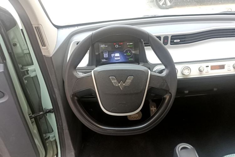 Used Wuling Hongguang MINIEV 2022 Macaron Premium Model – Lithium Iron Phosphate Steering Wheel